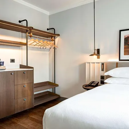 Hotel Doubletree By Hilton Rome Monti Exterior foto