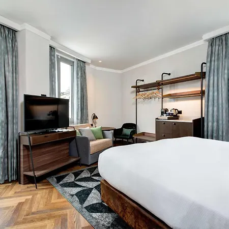 Hotel Doubletree By Hilton Rome Monti Exterior foto